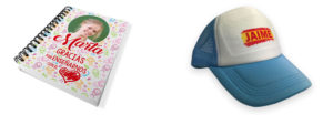 Cuaderno y gorra personalizados
